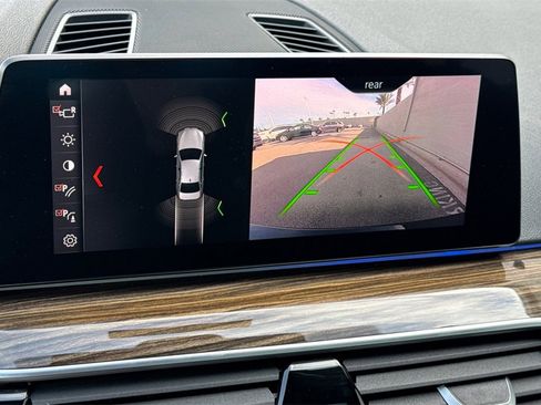 Used 2019 BMW 530e w/ Convenience Package image 23