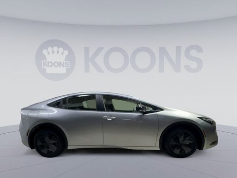 Used 2024 Toyota Prius Prime FWD image 12