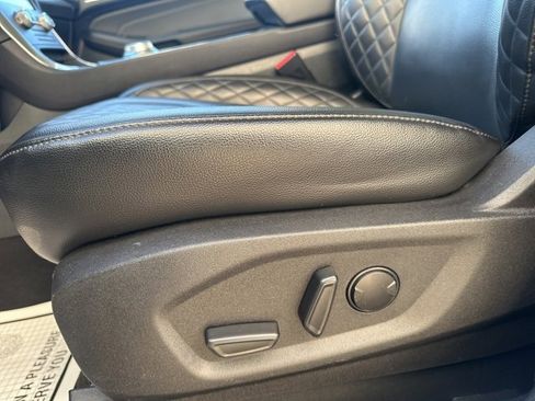 Used 2024 Ford Edge Titanium image 11