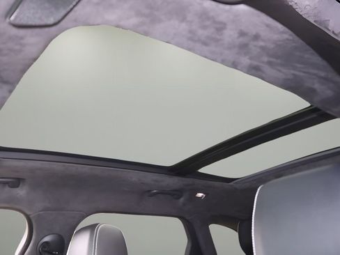 Used 2023 Land Rover Range Rover Velar HST image 27