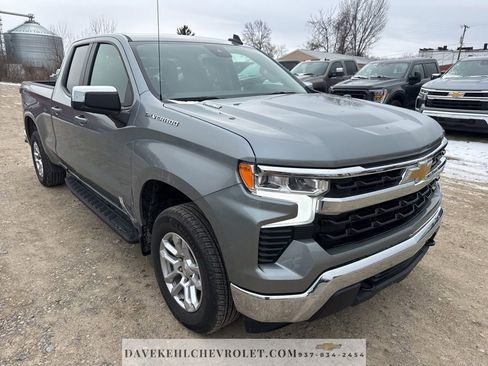 Used 2025 Chevrolet Silverado 1500 LT AWD/4WD image 8