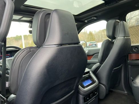 Used 2024 Lincoln Navigator Reserve image 38