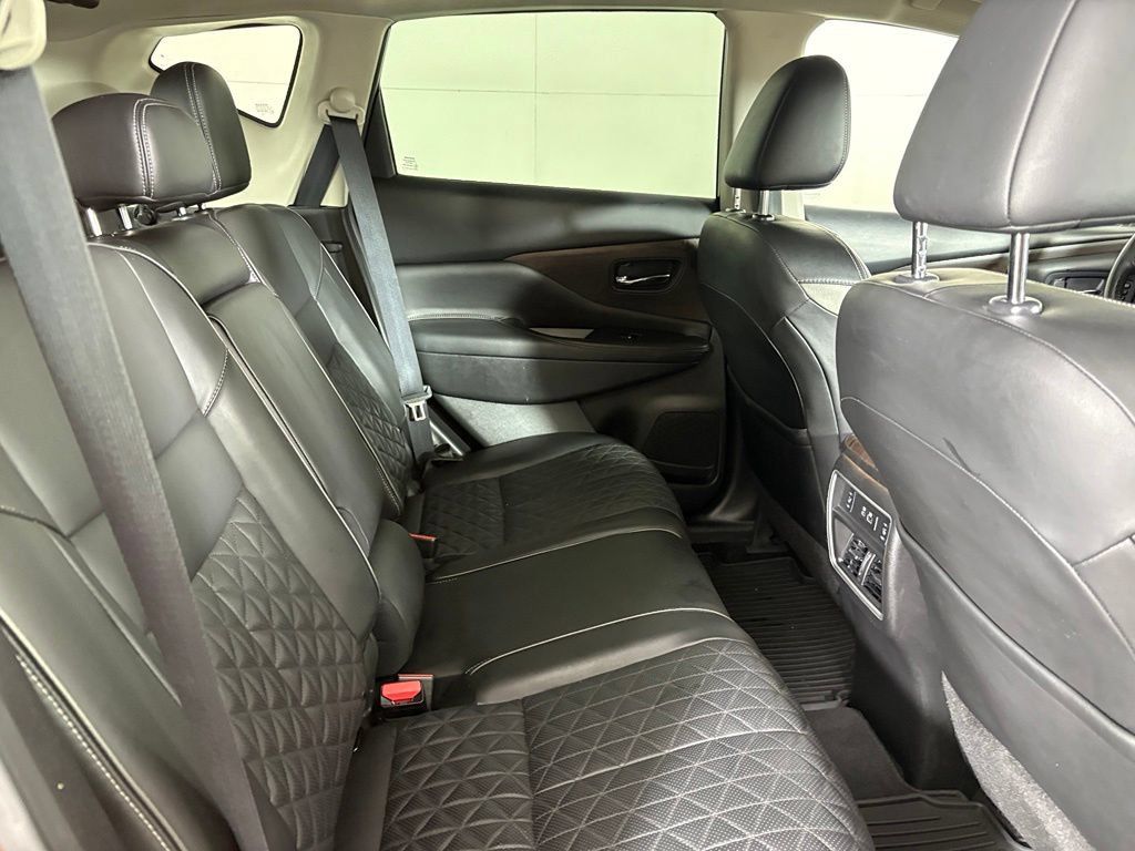 Used 2019 Nissan Murano Platinum w/ Cargo Package FWD image 17