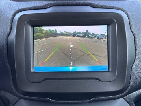 Used 2020 Jeep Renegade Latitude w/ Cold Weather Group AWD/4WD image 36