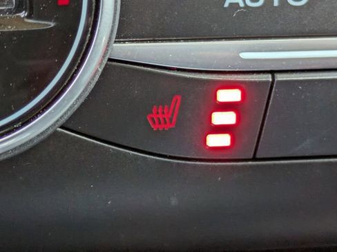 Used 2020 Ford Escape Titanium image 27