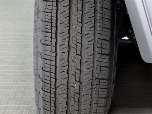 Used 2025 Jeep Wrangler Unlimited Sport AWD/4WD image 13