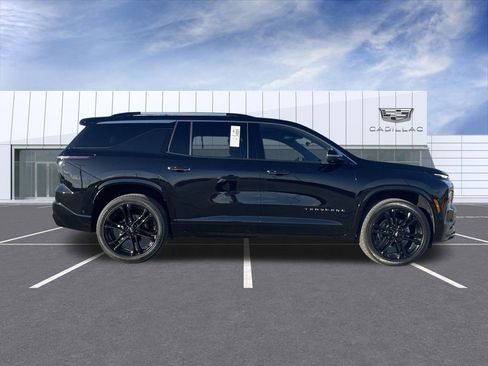 Used 2025 Chevrolet Traverse High Country w/ LPO, Floor Liner Package image 9