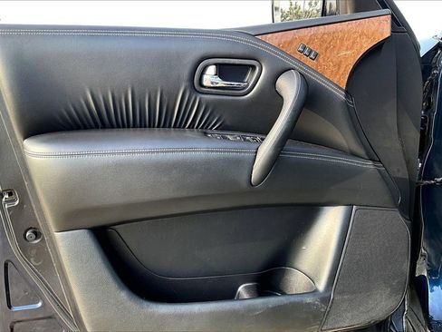 Certified 2017 INFINITI QX80 4WD w/ Driver Assistance Package image 14