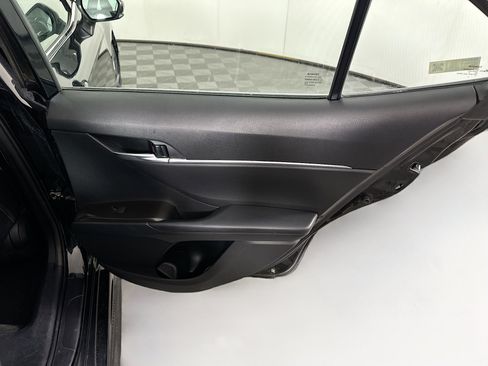 Used 2024 Toyota Camry SE image 27