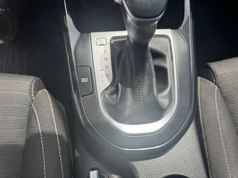 Used 2019 Kia Forte S w/ S Premium Package FWD image 17
