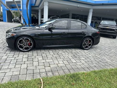 Used 2022 Alfa Romeo Giulia Veloce RWD image 31