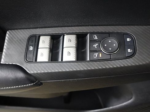 Used 2024 Mitsubishi Outlander SE image 35