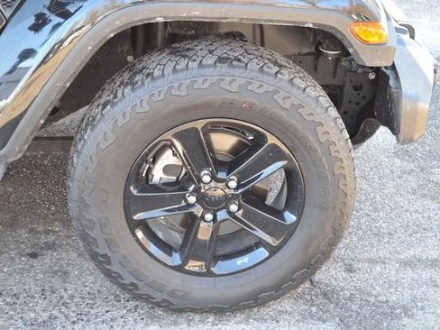 Used 2021 Jeep Wrangler Unlimited Sahara image 10