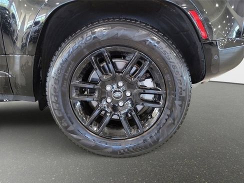 Used 2023 Land Rover Defender 90 X-Dynamic SE image 27