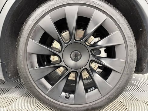Used 2022 Tesla Model Y Long Range AWD/4WD image 37