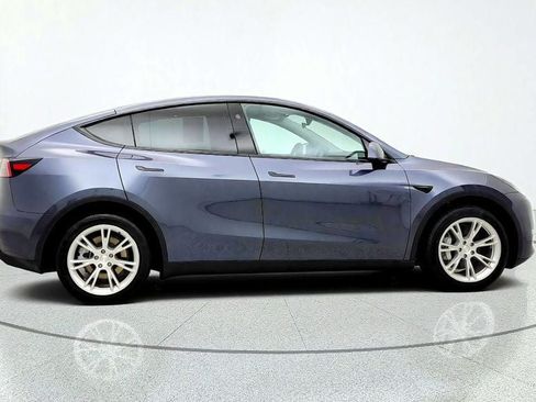 Used 2023 Tesla Model Y AWD image 4