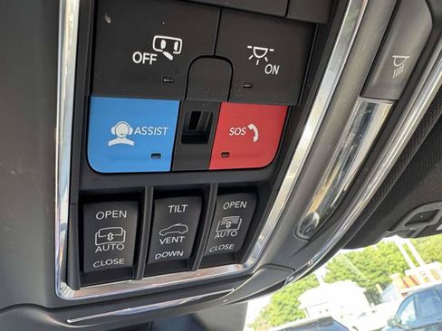 Used 2023 Jeep Grand Cherokee Limited w/ Luxury Tech Group II AWD/4WD image 25