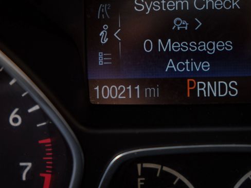 Used 2019 Ford Escape SE image 19