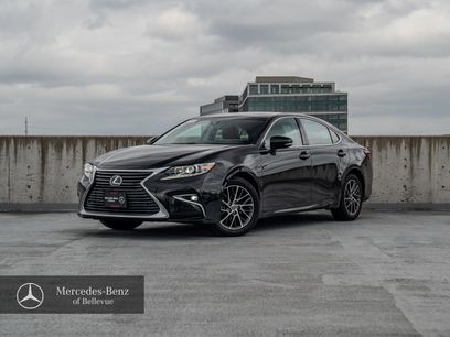 Used 2017 Lexus ES 350 w/ Navigation System Package