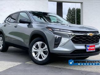 New 2026 Chevrolet Trax LS w/ LS Convenience Package FWD video 2
