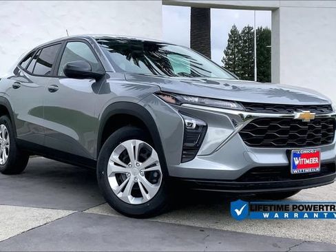 New 2026 Chevrolet Trax LS w/ LS Convenience Package FWD image 2