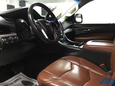 Used 2017 Cadillac Escalade Luxury image 23