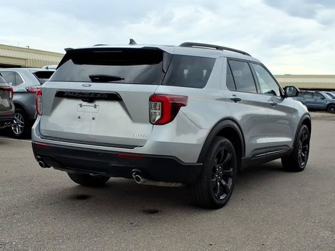 Used 2023 Ford Explorer ST-Line AWD/4WD image 5
