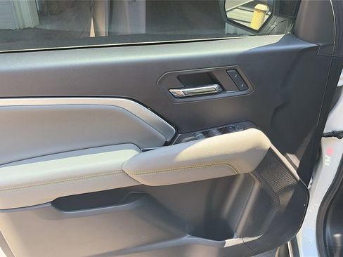 Used 2024 Chevrolet Colorado ZR2 AWD/4WD image 17