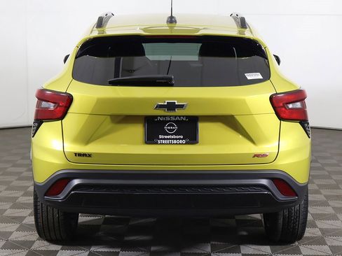 Used 2024 Chevrolet Trax RS image 11
