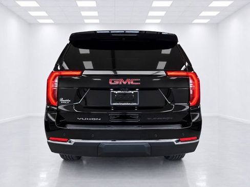 Used 2025 GMC Yukon Elevation w/ Elevation Premium Package AWD/4WD image 13