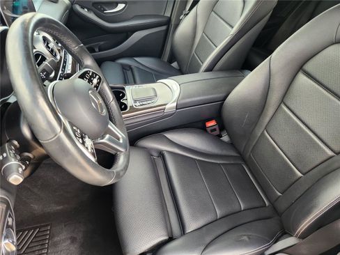 Used 2021 Mercedes-Benz GLC 300 4MATIC image 11