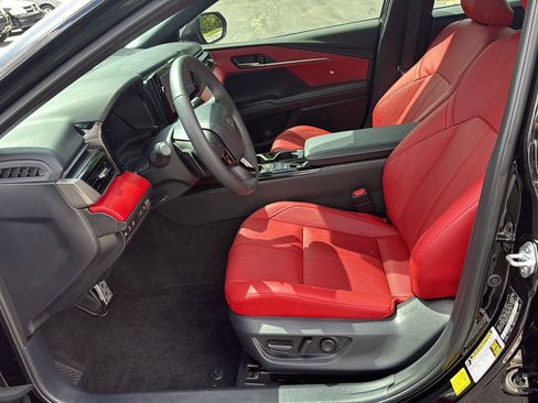 Used 2025 Toyota Camry XSE image 11