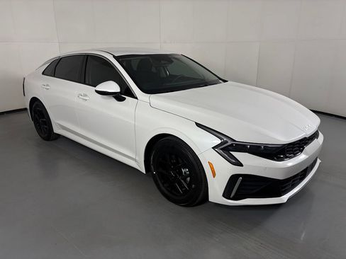 New 2026 Kia K5 LXS FWD image 2