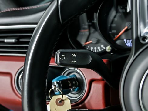 Used 2018 Porsche 911 Carrera image 27