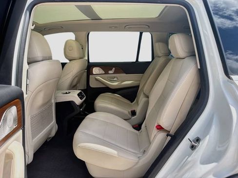 Used 2022 Mercedes-Benz GLS 450 4MATIC image 23