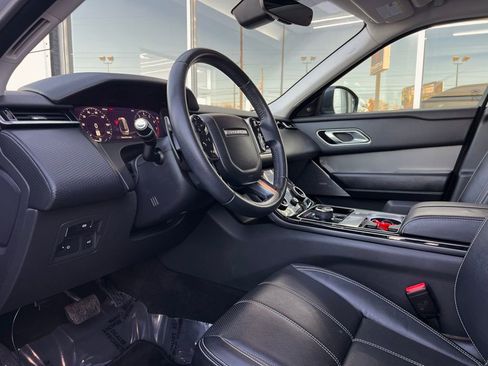 Used 2018 Land Rover Range Rover Velar S image 2