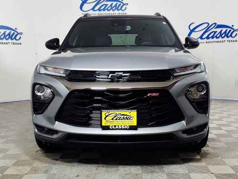 Used 2023 Chevrolet TrailBlazer RS w/ Technology Package FWD image 3