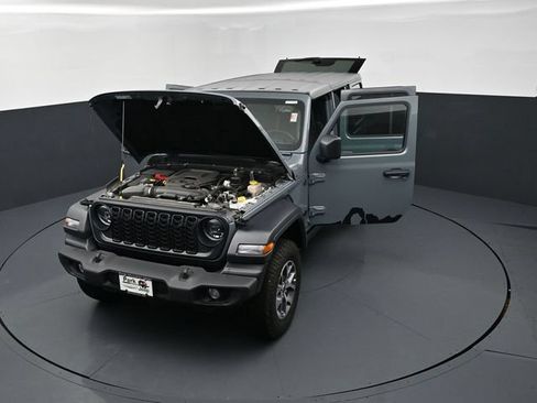 Used 2025 Jeep Wrangler Unlimited Sport AWD/4WD image 25