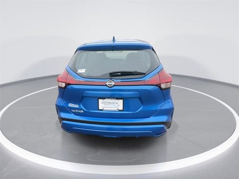 Used 2022 Nissan Kicks S image 7