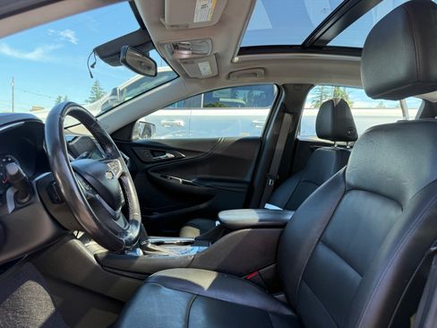 Used 2020 Chevrolet Malibu LT w/ Leather Package FWD image 10