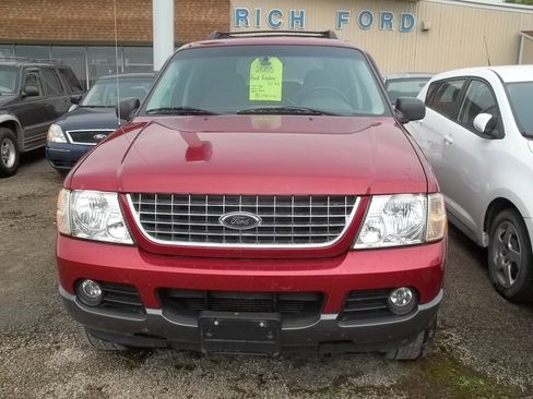 Used 2005 Ford Explorer Sport XLT image 2