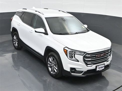 Used 2024 GMC Terrain SLT image 42