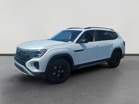 New 2026 Volkswagen Atlas Peak Edition image 1