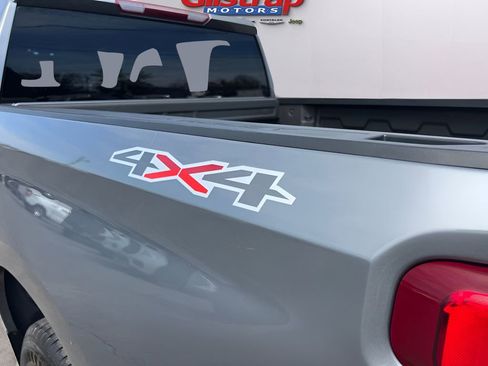 Used 2020 Chevrolet Silverado 1500 Custom w/ Custom Value Package image 8