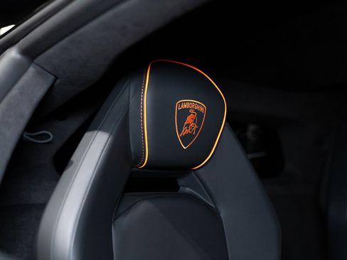 Used 2024 Lamborghini Revuelto AWD/4WD image 39