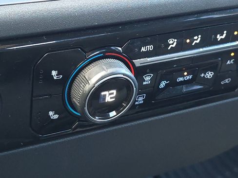 Used 2022 Chevrolet Silverado 1500 LT image 27