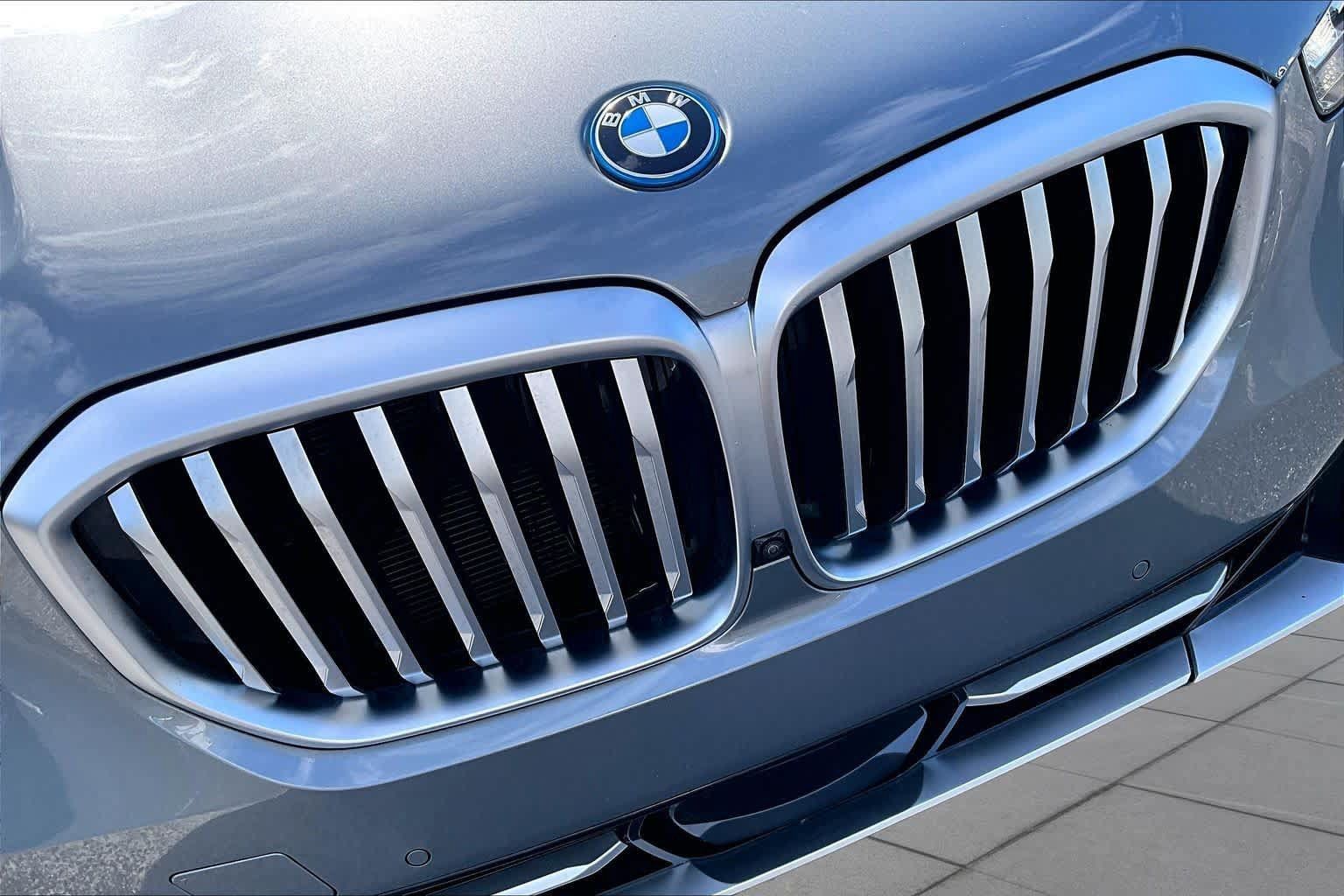 Used 2024 BMW X5 xDrive50e w/ Premium Package AWD/4WD image 30