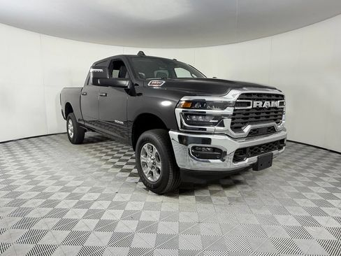 Used 2025 RAM 2500 Big Horn AWD/4WD image 3
