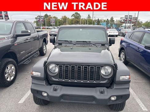 Used 2025 Jeep Wrangler Sport image 10