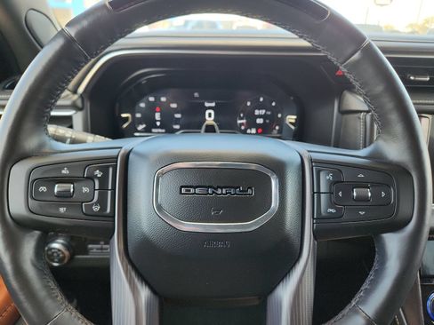 Used 2023 GMC Yukon XL Denali Ultimate w/ LPO, Floor Liner Package AWD/4WD image 19